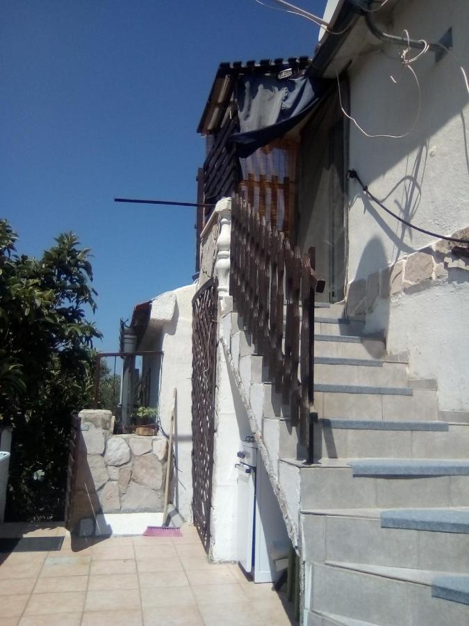 Apartment Ma'Re Supetar Exterior foto